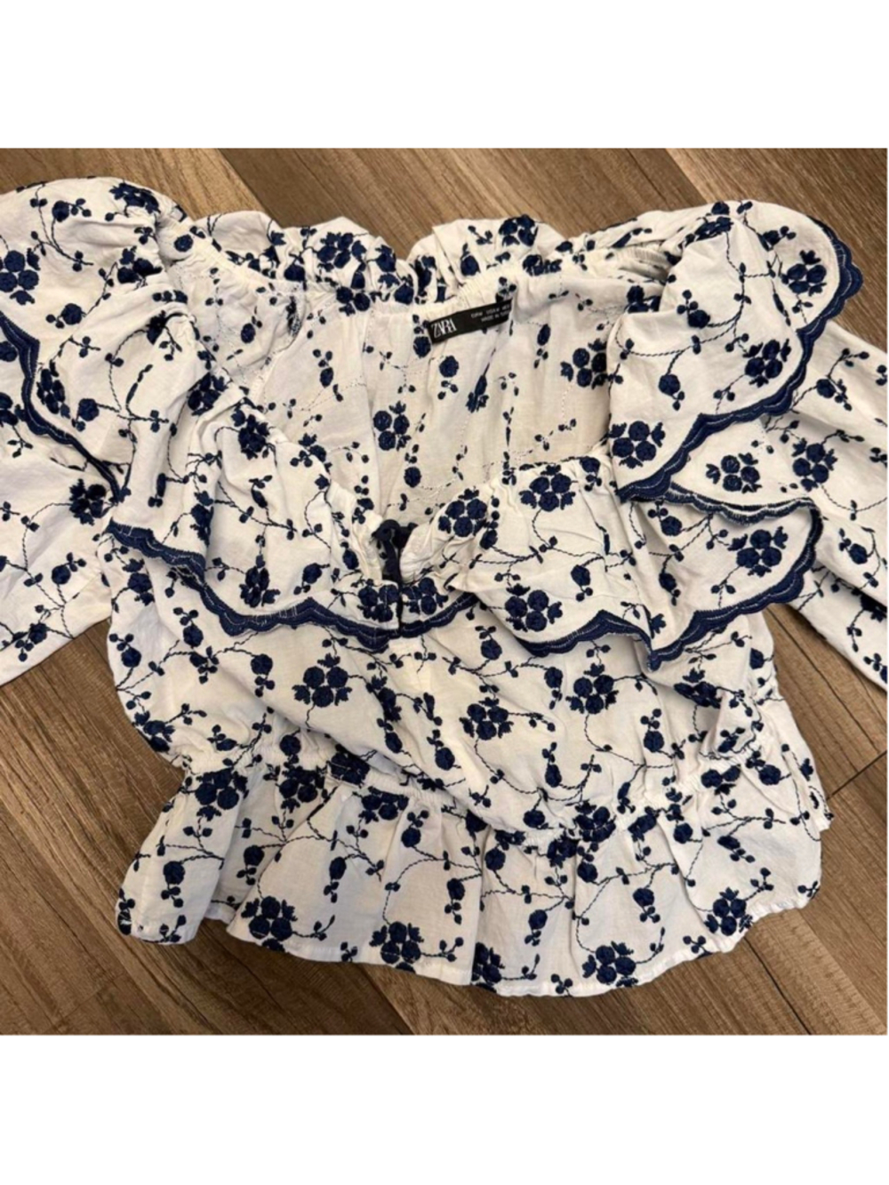 Zara white & navy embroidered floral ruffle blouse